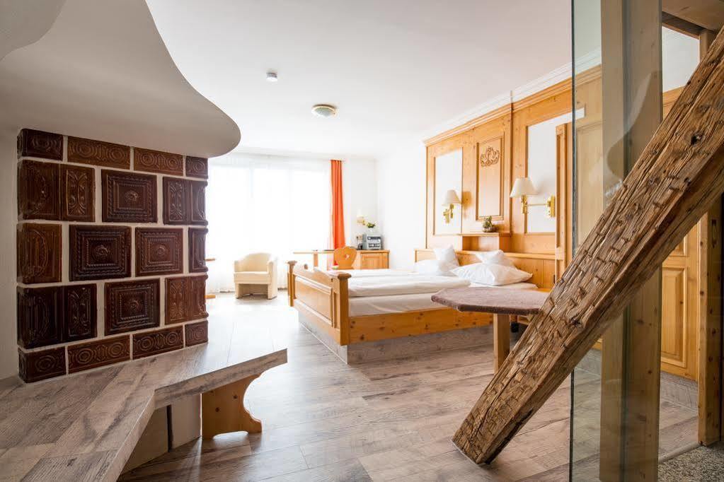 Kubler Stars Hotel คาร์ลสรูเฮอ ภายนอก รูปภาพ